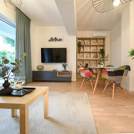 Vacation Feel - 2Br Apartment With Terrace & Private Parking In Baneasa Bucharest Exterior photo