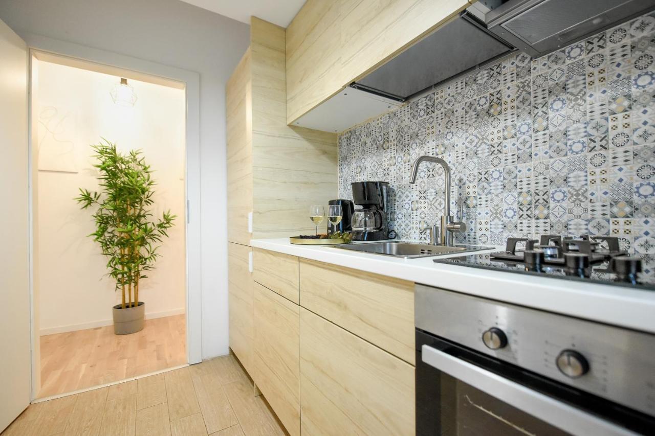 Vacation Feel - 2Br Apartment With Terrace & Private Parking In Baneasa Bucharest Exterior photo